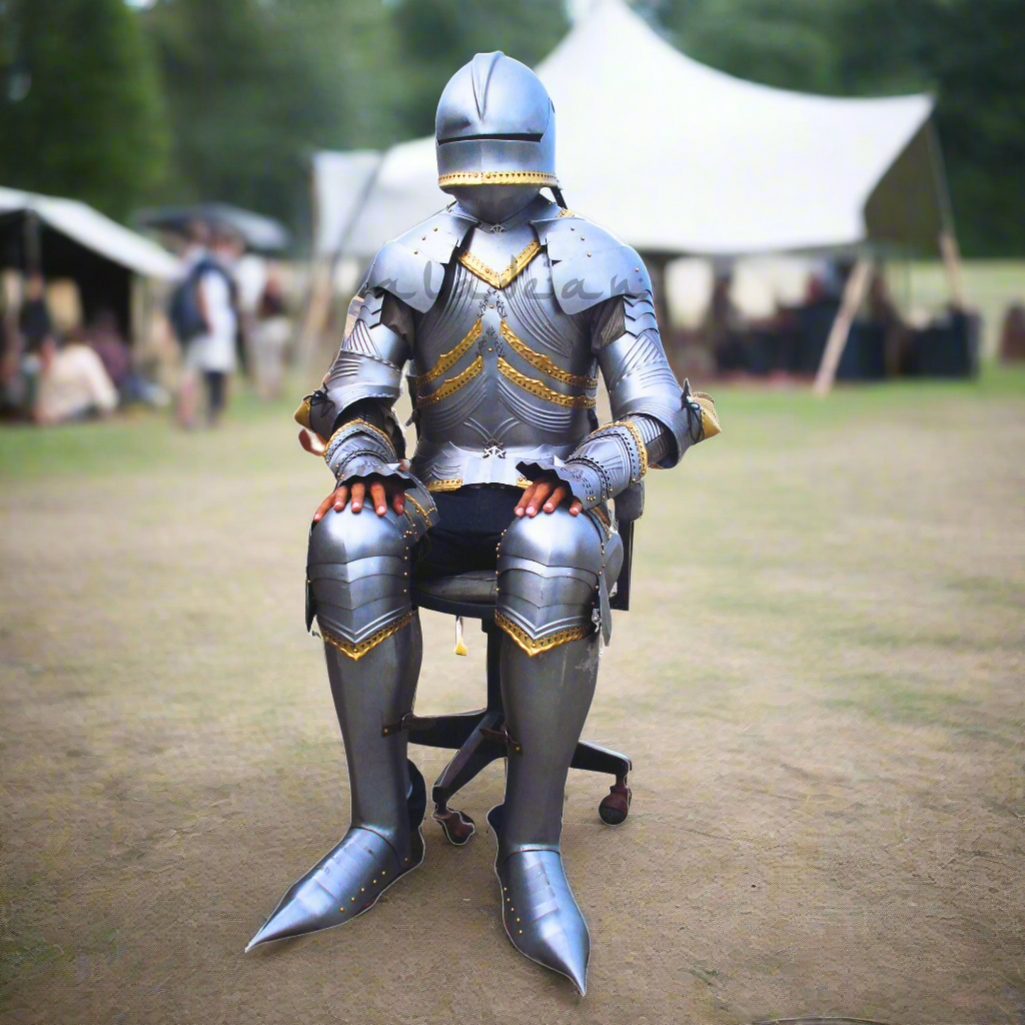Costume d'armure gothique de l'archiduc Sigismond Costume d'armure médiévale