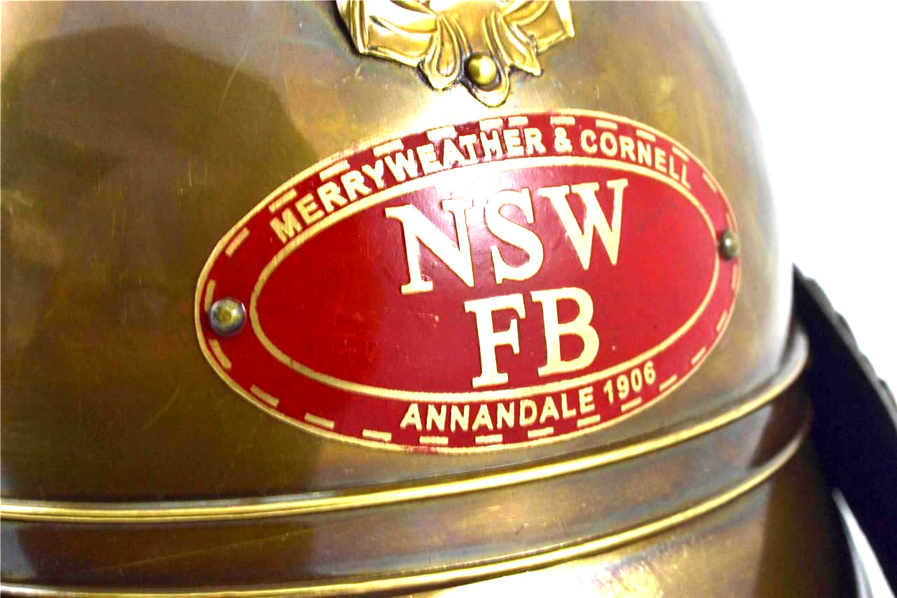 Vintage Feuerwehrhelm aus Messing der Feuerwehr