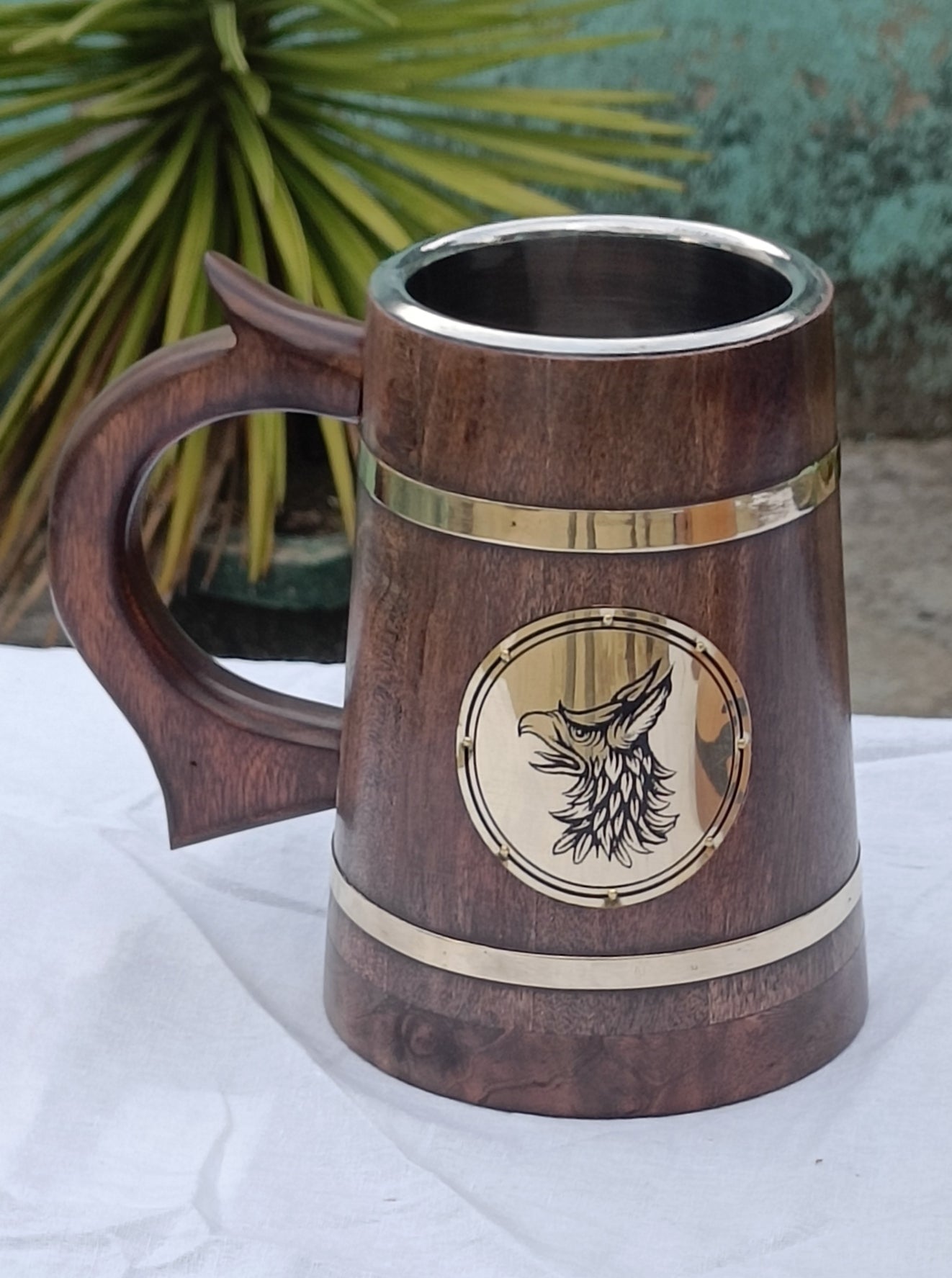 Chope à bière en bois faite à la main avec couche en acier inoxydable