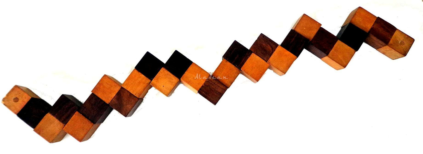 Holzschlange-Würfel-Rätsel