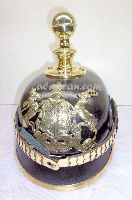 Kaiserlich deutscher Pickelhaubenhelm aus Leder
