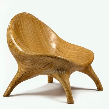 Chaise en bois de conception antique - Artisanat en bois