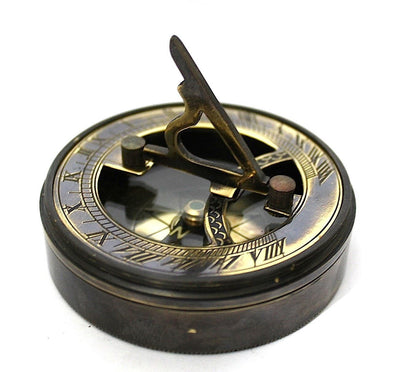 Da capitano Brass Triangle Sundial Compass 7,6 cm – Brass Desk Compasses – Nautical Decor Home Decoration – Executive Promotional Gift Da capitano Brass Triangle Sundial Compass 7,6 cm – Brass Desk Compasses – Nautical Decor Home Decoration – Executive Promotional Gift