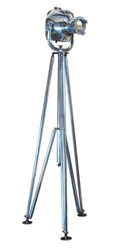 62-Zoll silberne Aluminium-Strahler-Stehleuchte auf Metallstativ – Großhandel